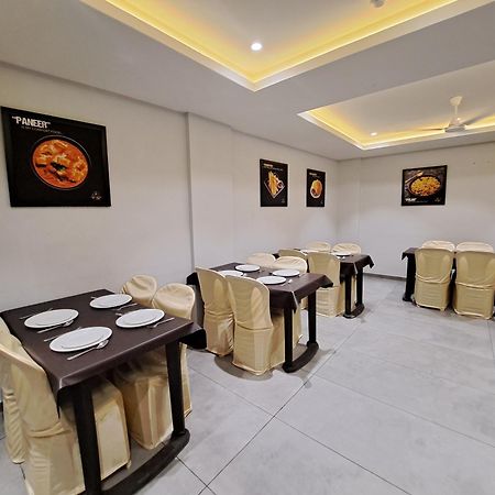 Hotel Om Somnāth Екстериор снимка