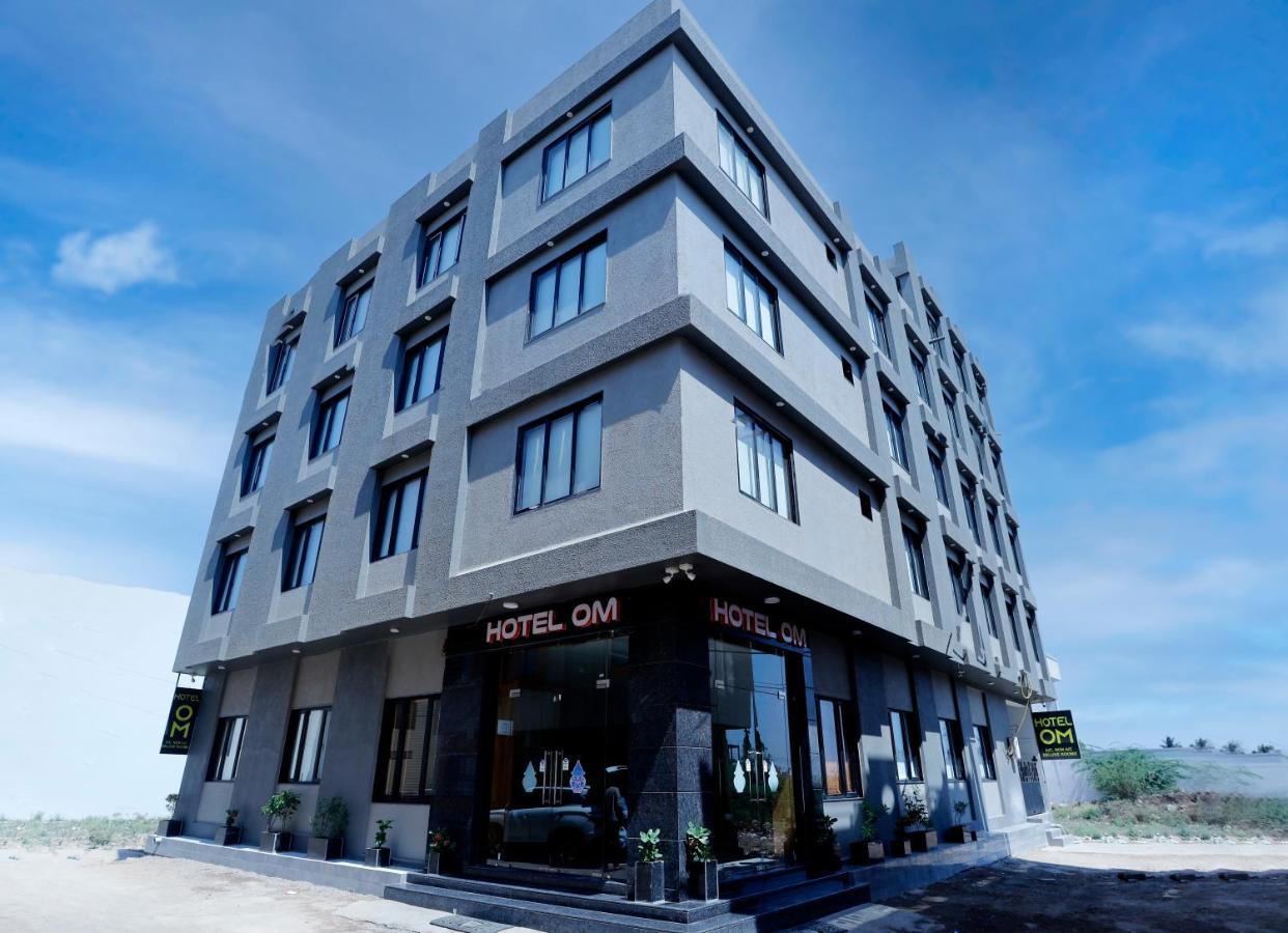 Hotel Om Somnāth Екстериор снимка
