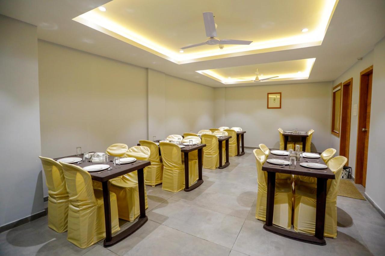 Hotel Om Somnāth Екстериор снимка