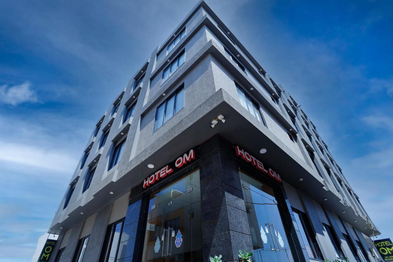 Hotel Om Somnāth Екстериор снимка