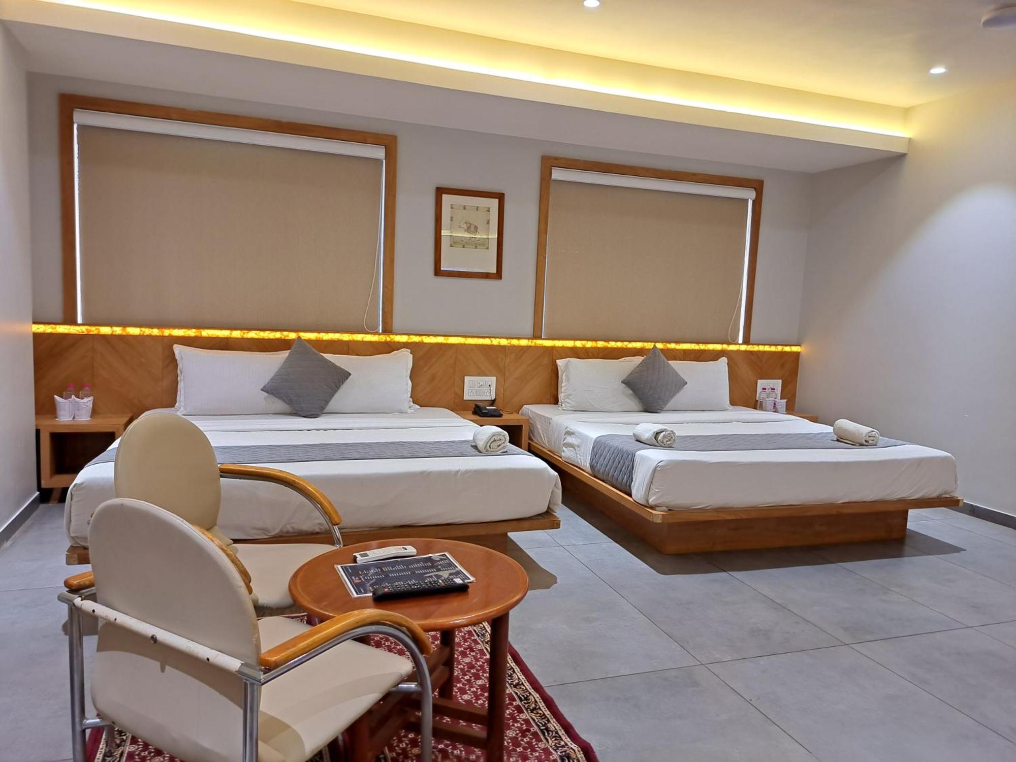 Hotel Om Somnāth Стая снимка